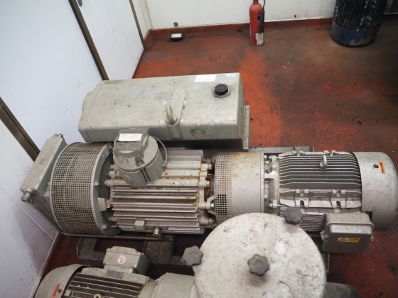 Busch 630 Vacuum Pump Pic 036